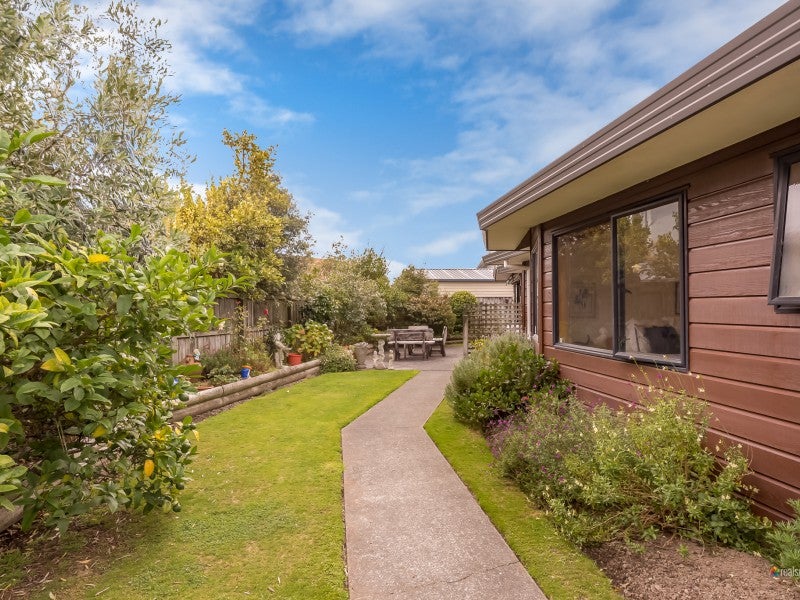 2/14 VINCENT ST, WATERLOO, LOWER HUTT - Carousel 16