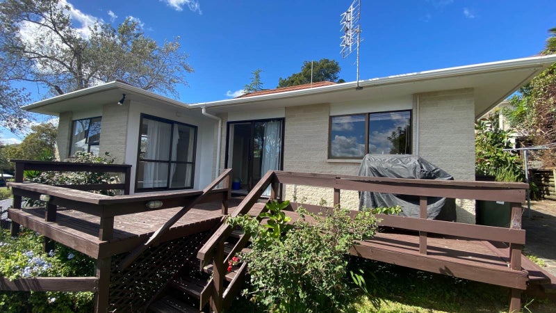 3/147 Ocean View Road, Hillcrest, Auckland - Carousel 1