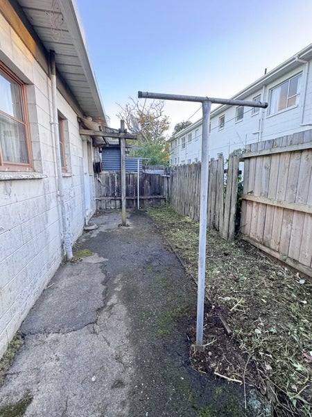 8/3 Rossgrove Terrace, Mount Albert, Auckland - Carousel 9