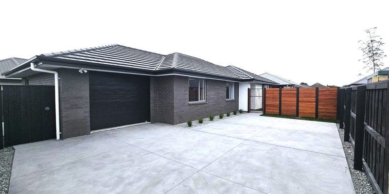 13 Freeville Place, New Brighton, Christchurch - Carousel 1