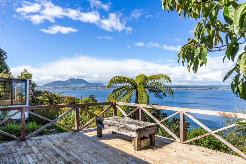 2/77 Wakeman Road, Acacia Bay, Taupō - Carousel 2