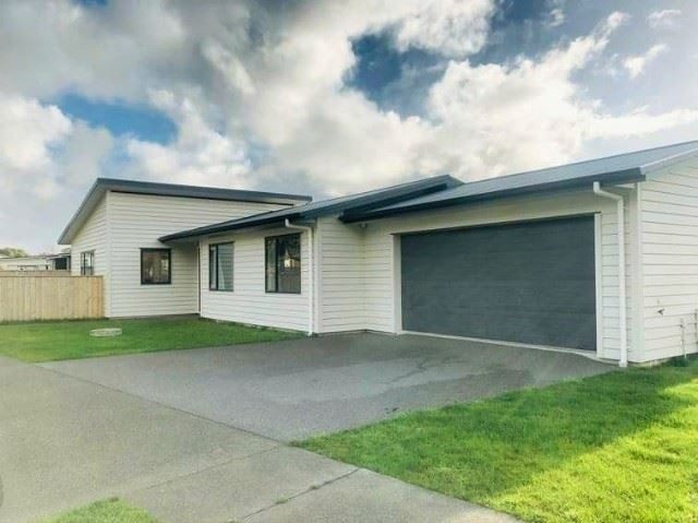 1 Teiaroa Street, Waikanae - Carousel 1