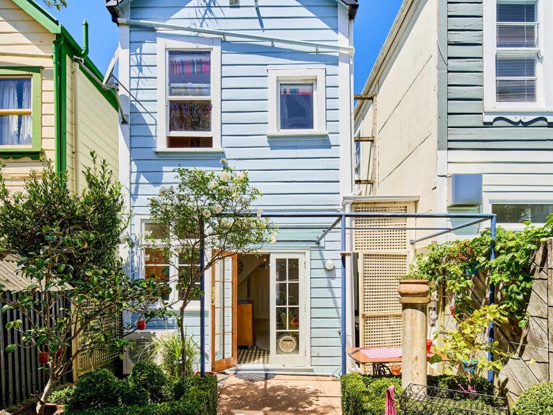 6 Porritt Avenue, Mount Victoria, Wellington - Carousel 1