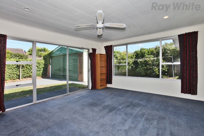 7 Woodstock Place, Russley, Christchurch - Carousel 2