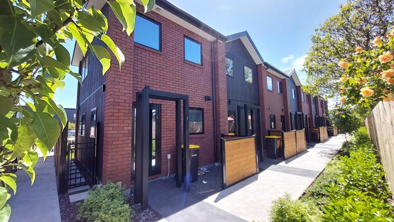 7/7 Spencer Street, Addington, Christchurch - Carousel 1