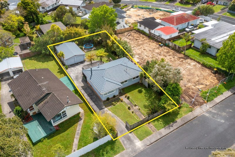5 Pendlebury Street, Green Bay, Auckland - Carousel 2
