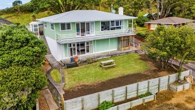 76 South Road, Blagdon, New Plymouth - Carousel 1