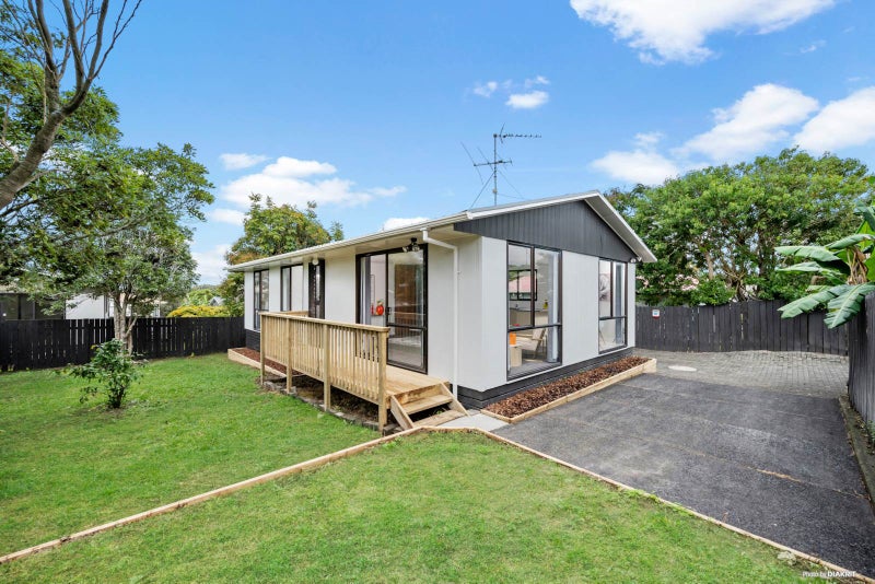 2/23 Nearco Street, Randwick Park, Auckland - Carousel 1
