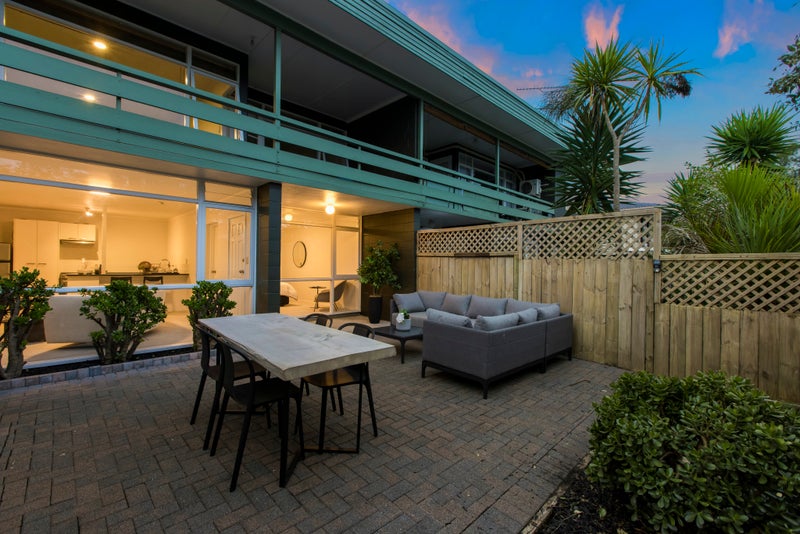 1/4 Don Croot Street, Western Springs, Auckland - Carousel 1