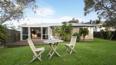 1/49 Hilling Street, Titirangi, Auckland - Carousel 1