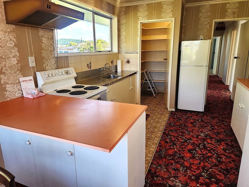 1 Hewlett Road, Karoro, Greymouth - Carousel 2