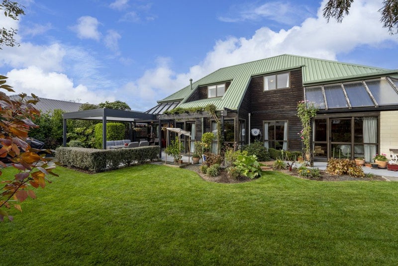 9 Rosefield Lane, Northcote, Christchurch - Carousel 1