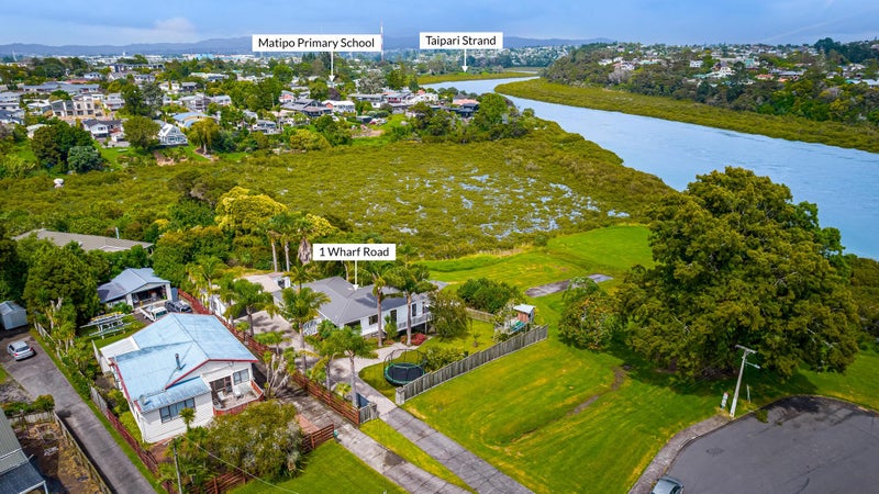 104B Wharf Road, Te Atatu Peninsula, Auckland - Carousel 2