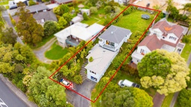 584 Beach Road, Rothesay Bay, Auckland - Carousel 1