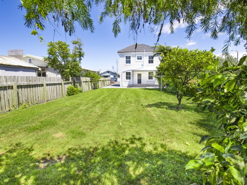 164 Wellesley Road, Napier South, Napier - Carousel 2