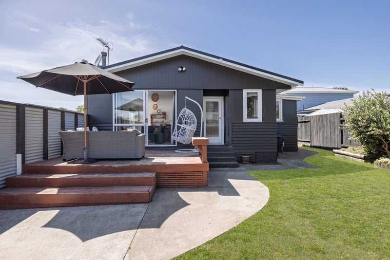 33 Queen Road, Bellevue, Tauranga - Carousel 1