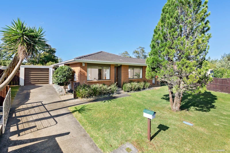 3 Sharivari Place, Conifer Grove, Takanini - Carousel 1