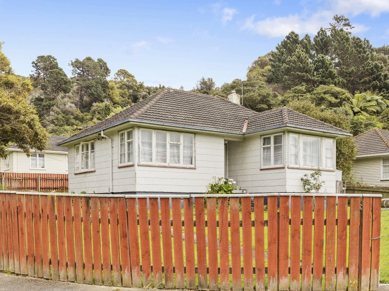 95 Judd Crescent, Naenae, Lower Hutt - Carousel 1