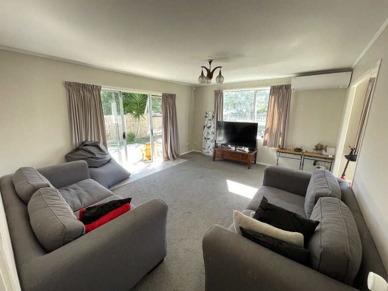 13 Cranberry Place, Bucklands Beach, Auckland - Carousel 2
