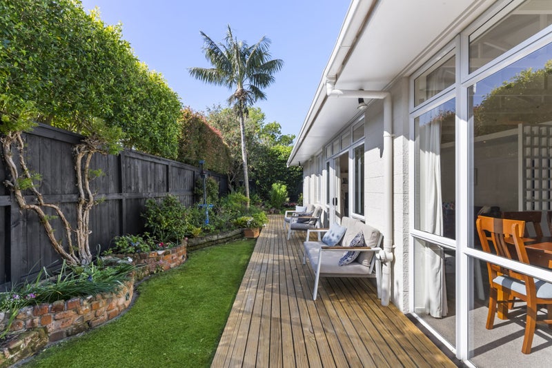 2/118 Victoria Road, Devonport, Auckland - Carousel 2