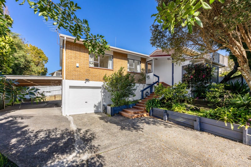 1/56 Oaktree Avenue, Browns Bay, Auckland - Carousel 1