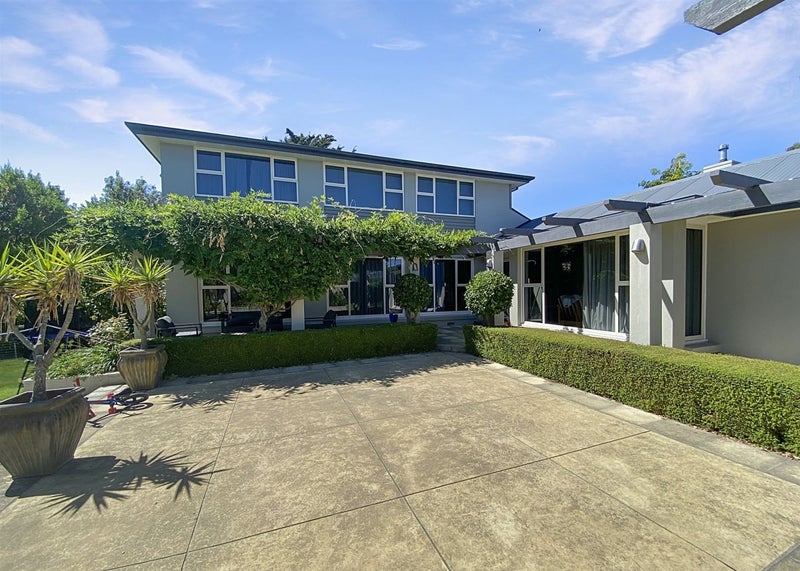 4 Guinness Crescent, Ilam, Christchurch - Carousel 1