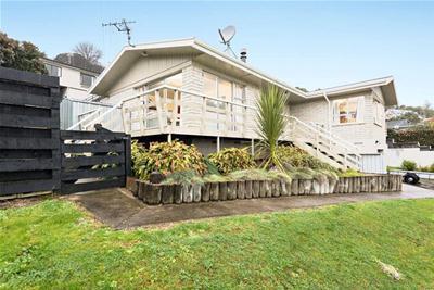 25 Carlton Street, Bellevue, Tauranga - Carousel 2