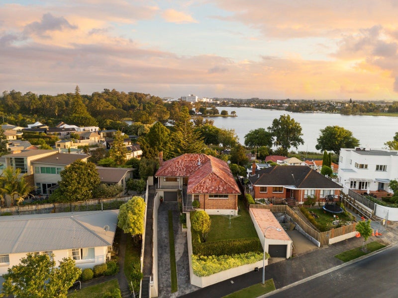 35 Marama Street, Frankton, Hamilton - Carousel 1