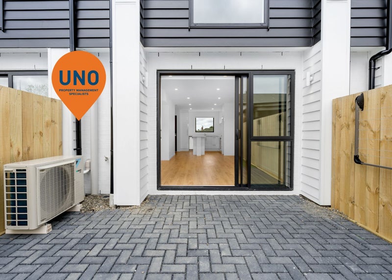 6/2 Windermere Crescent, Blockhouse Bay, Auckland - Carousel 1