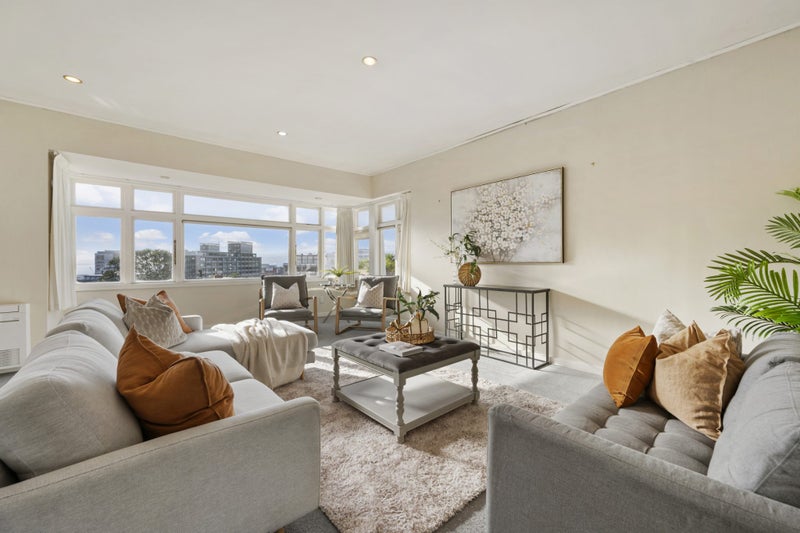 4 Wesley Road, Kelburn, Wellington - Carousel 1