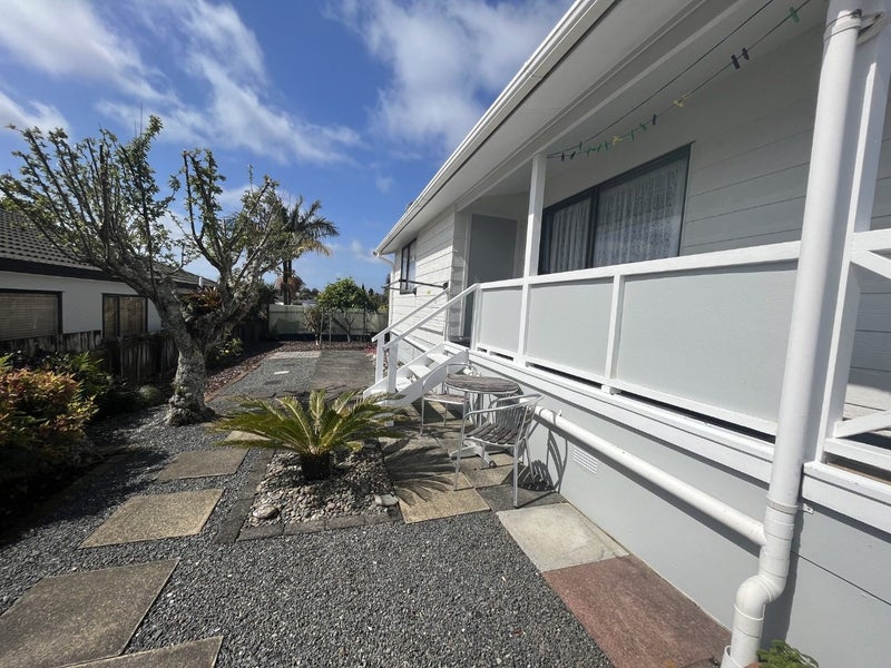 1/43 Eastglen Road, Glen Eden, Auckland - Carousel 2