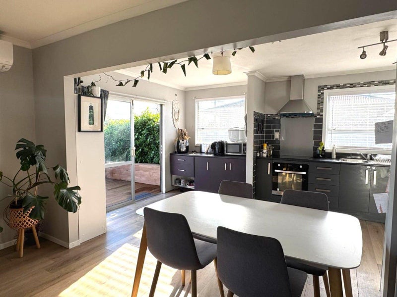 124 Harlech Street, Mayfair, Hastings - Carousel 2