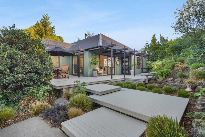 142 Main Road, Lyttelton - Carousel 1