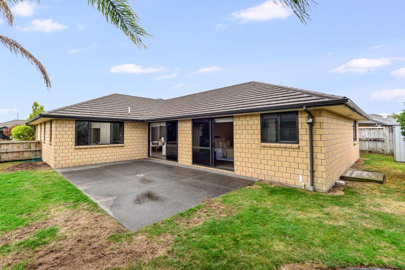 26 Tallentire Crescent, Huntington, Hamilton - Carousel 2