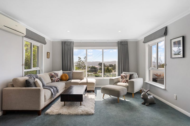 23 Kinapori Terrace, Newlands, Wellington - Carousel 2