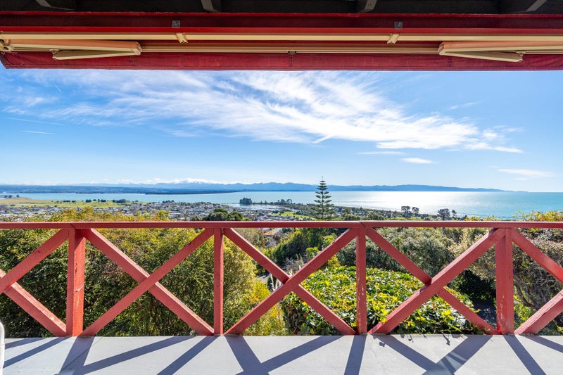 18 Orakei Street, Tahunanui, Nelson - Carousel 1