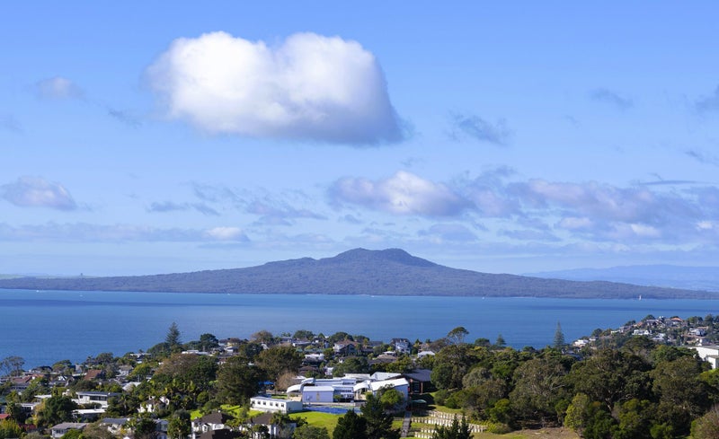 94 Knights Road, Rothesay Bay, Auckland - Carousel 2