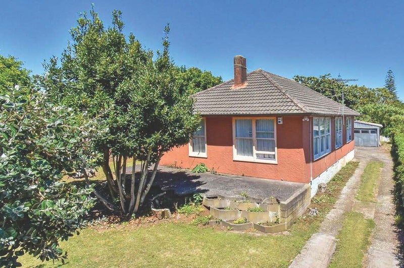 31 Coates Crescent, Panmure, Auckland - Carousel 1