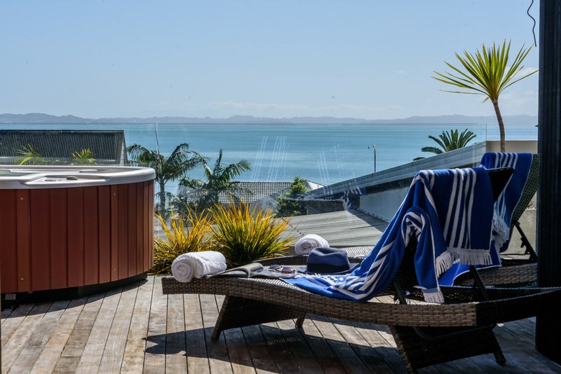 2/25 Rogers Avenue, Eastern Beach, Auckland - Carousel 1