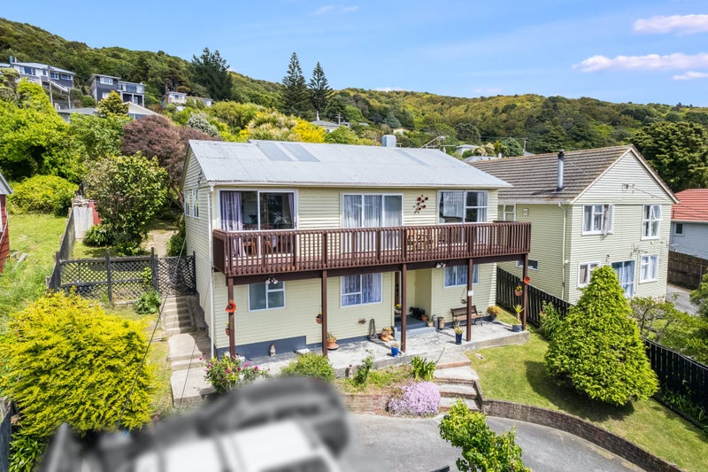 21 Kotuku Street, Elsdon, Porirua - Carousel 1