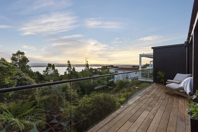 1/122 Rangatira Road, Beach Haven, Auckland - Carousel 2