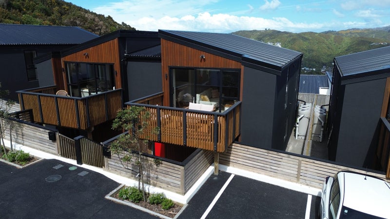 10 Stockden Place, Karori, Wellington - Carousel 21