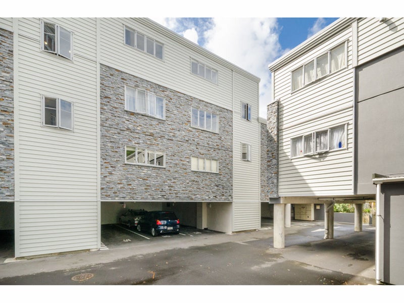 2S/3 Keystone Avenue, Three Kings, Auckland - Carousel 14