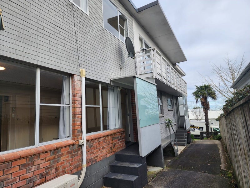 2/19 Mountain View Road, Western Springs, Auckland - Carousel 19