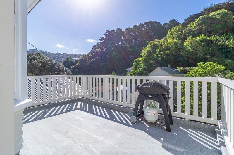 24 Adams Terrace, Aro Valley, Wellington - Carousel 2