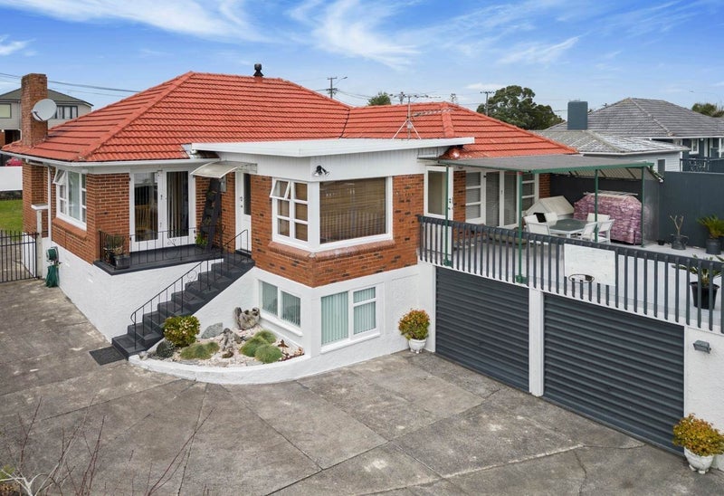 46 Forrest Hill Road, Forrest Hill, Auckland - Carousel 1