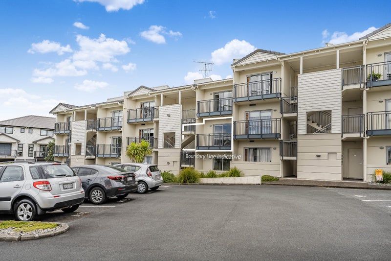 10A/71 Spencer Road, Oteha, Auckland - Carousel 1