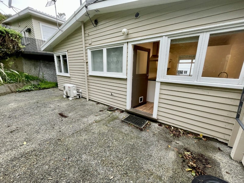 2/25 Madras Street, Khandallah, Wellington - Carousel 14