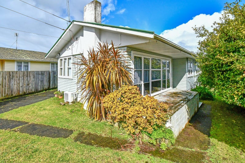 51 Myers Road, Manurewa East, Auckland - Carousel 1