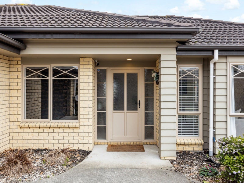 105 Barrington Drive, Huntington, Hamilton - Carousel 2